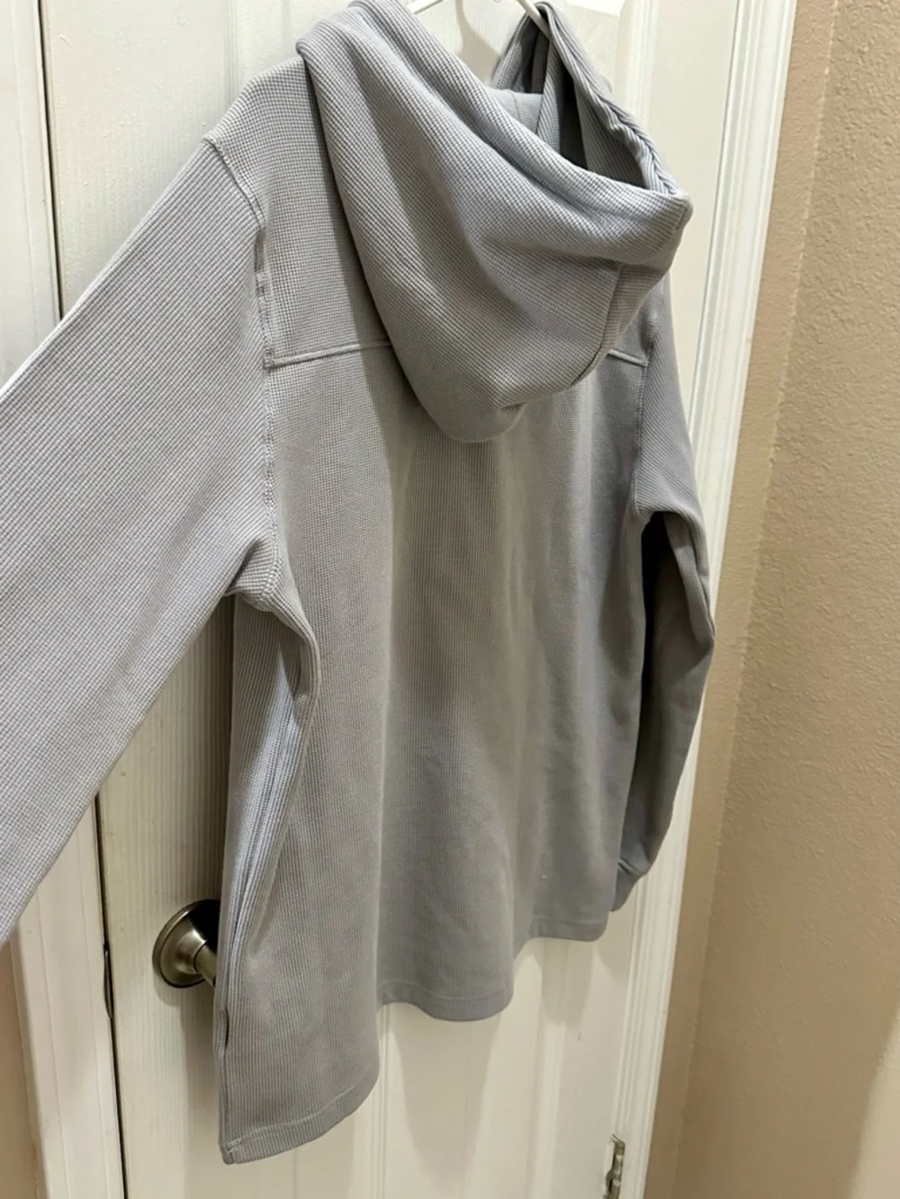 The North Face waffle-knit thermal hoodie size Large gray